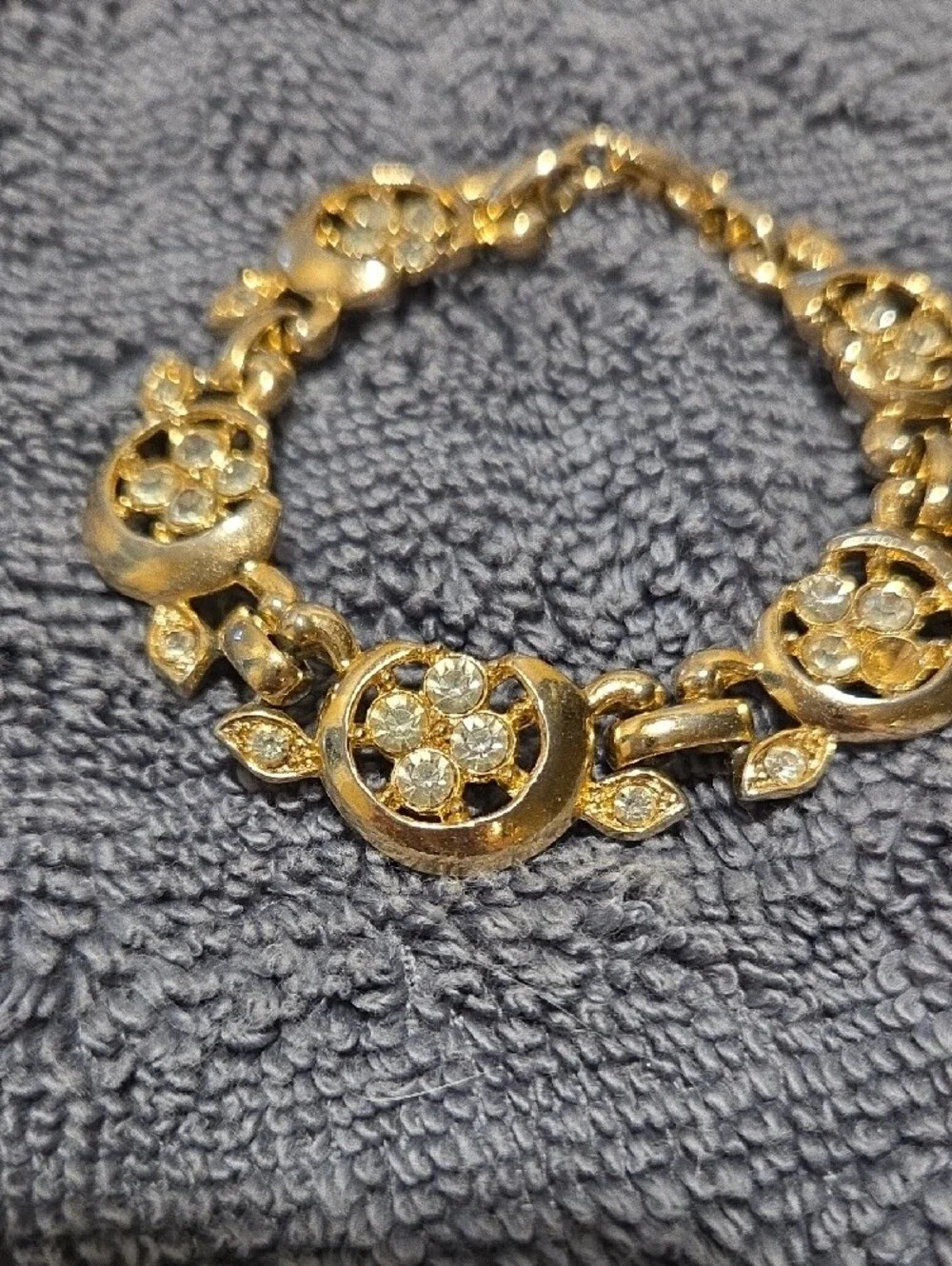 N/A elegant gold